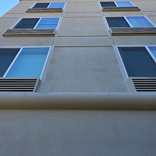 Hilton-Inn-stucco-soft-washing 22